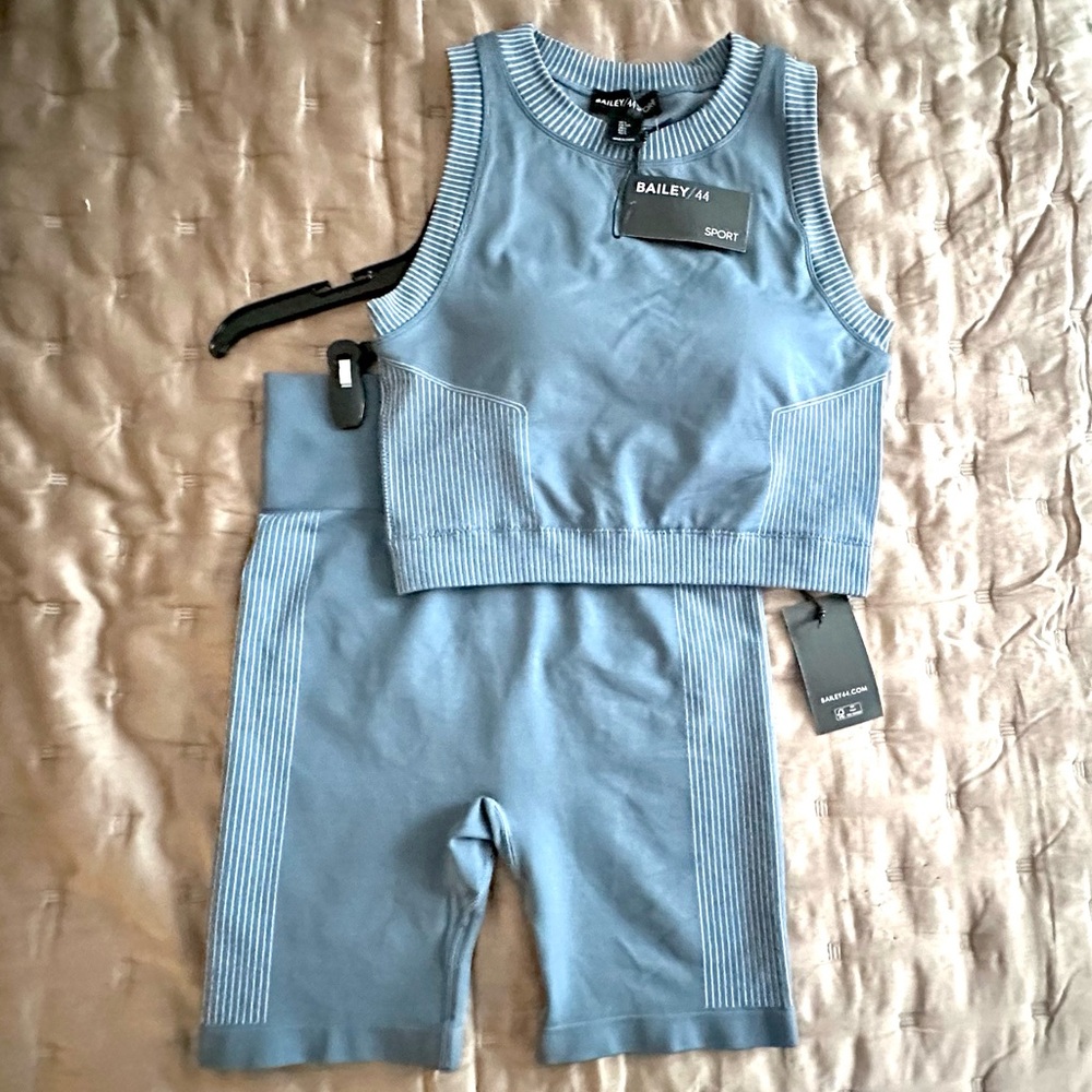 Bailey 44 Sport Blue Workout Yoga Set Size Large
NWT - Picture 2 of 12
